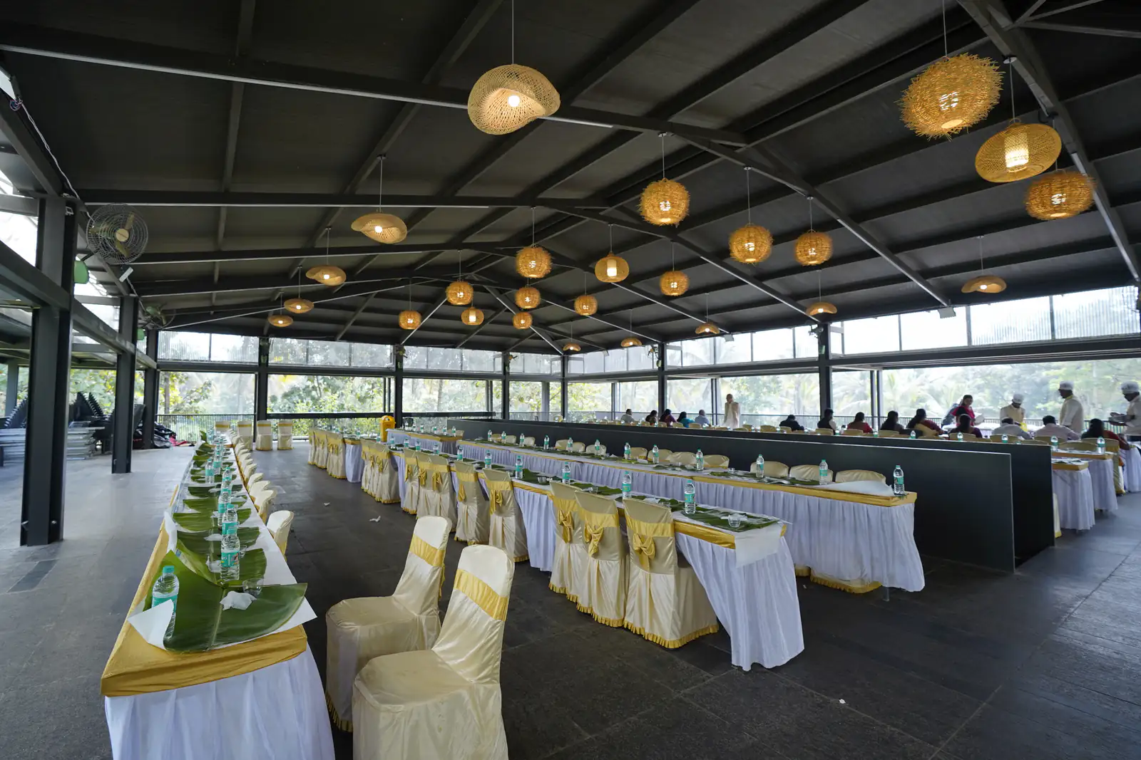 Long-table dining hall