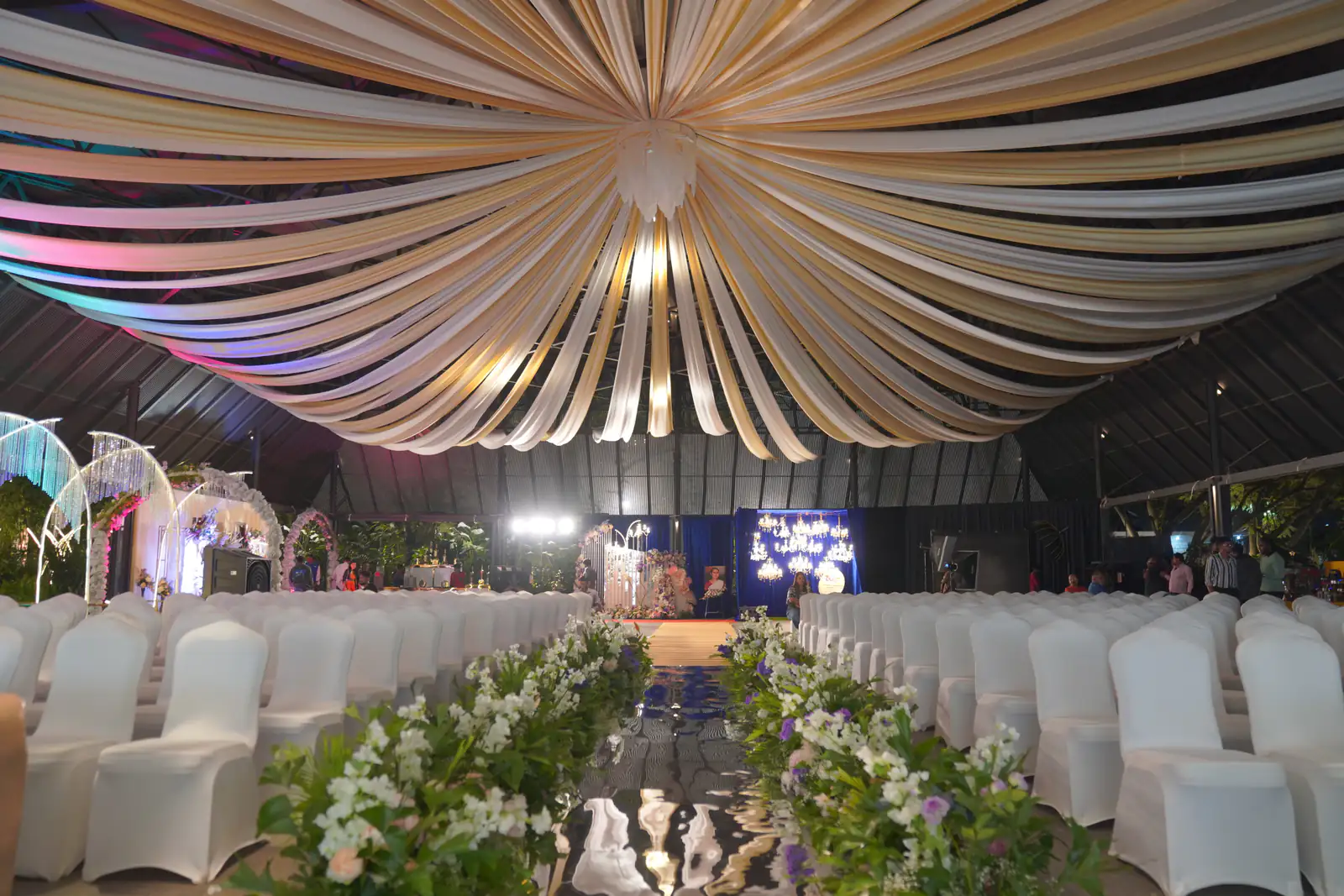 Milan dining floor under draped ceiling