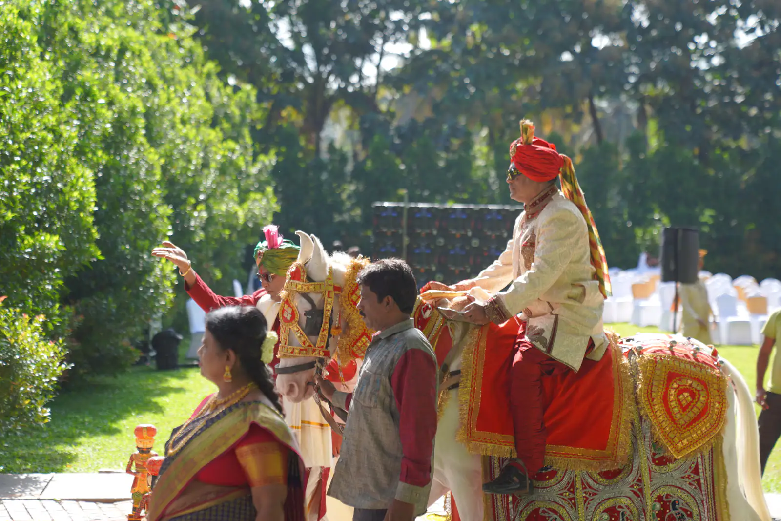 Groom arrival moment